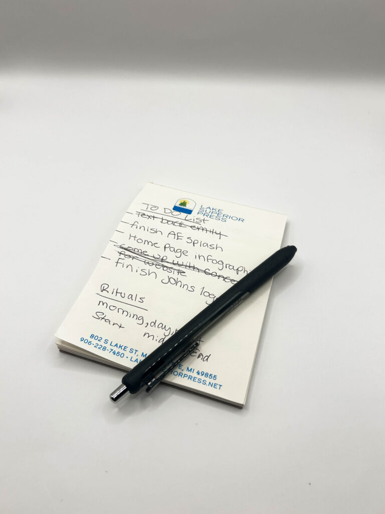 to-do-list-notepad-pen